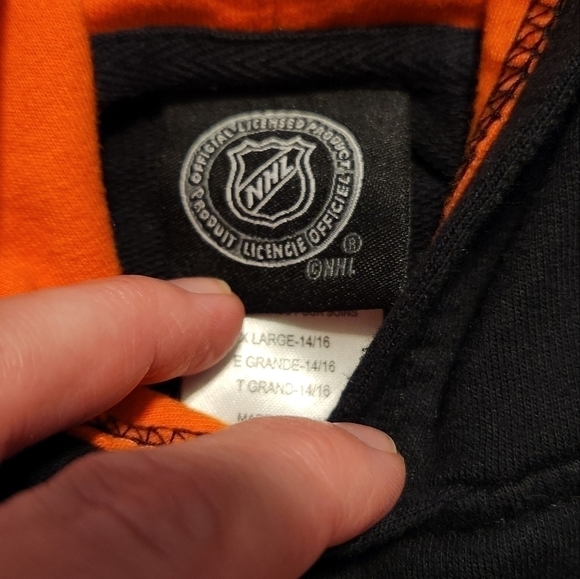 NHL Philadelphia Flyers Girl's Black Hoodie Pulloever Sweatshirt, size XL 14/16 - Picture 4 of 6